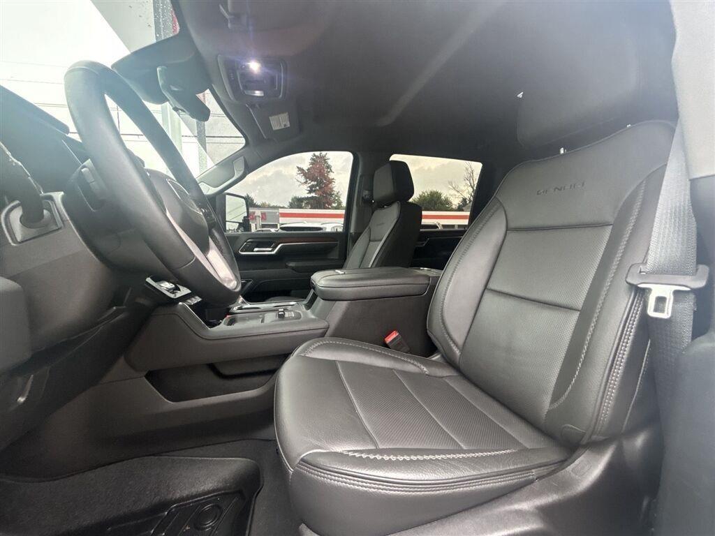 GMC Sierra 2500HD Denali Crew Cab 4WD SB 2025