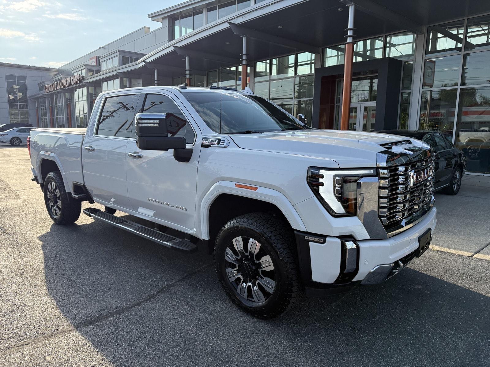 2025 GMC Sierra 2500HD Denali Crew Cab 4WD SB