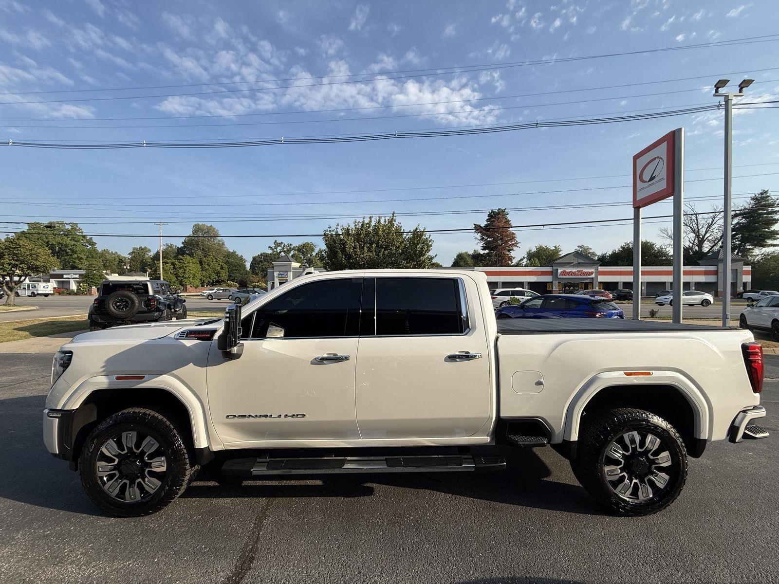 GMC Sierra 2500HD Denali Crew Cab 4WD SB 2025