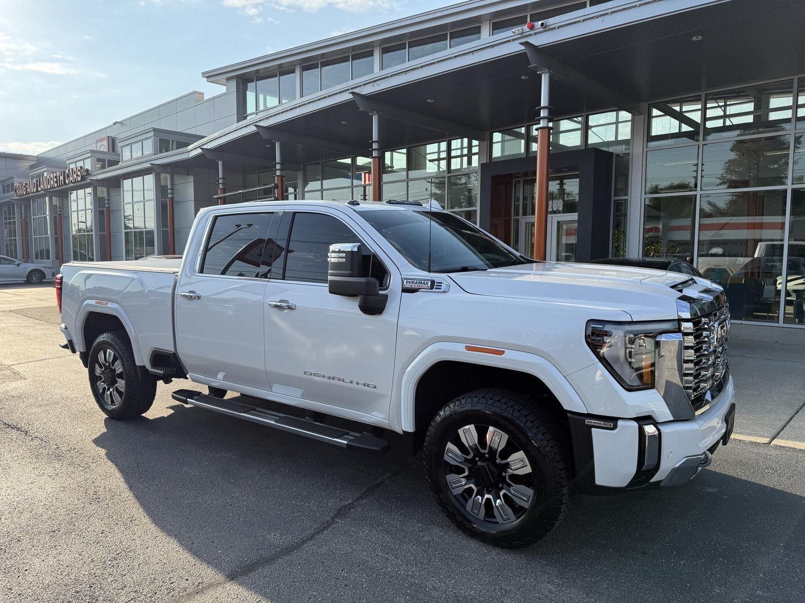 GMC Sierra 2500HD Denali Crew Cab 4WD SB 2025