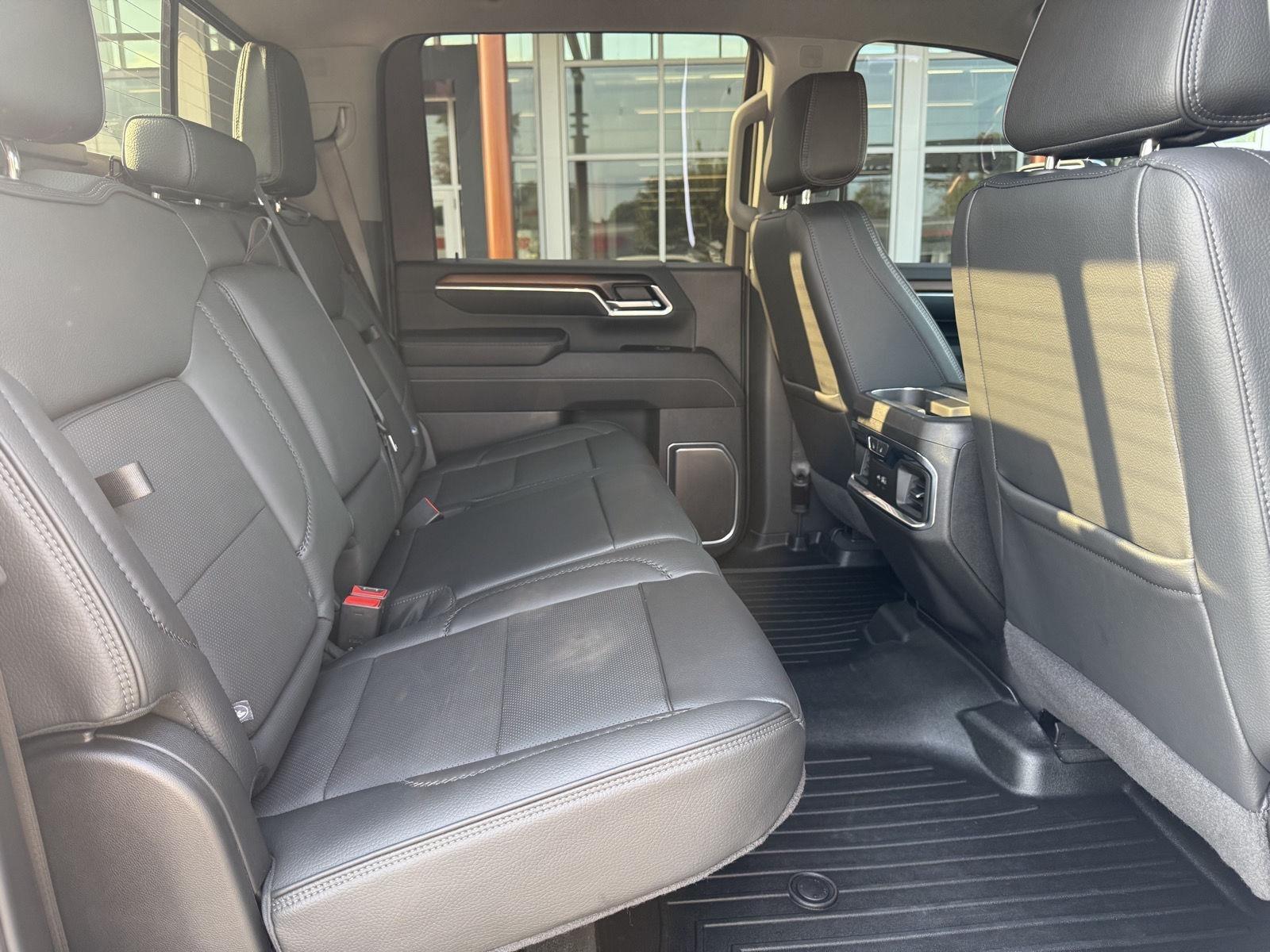 GMC Sierra 2500HD Denali Crew Cab 4WD SB 2025