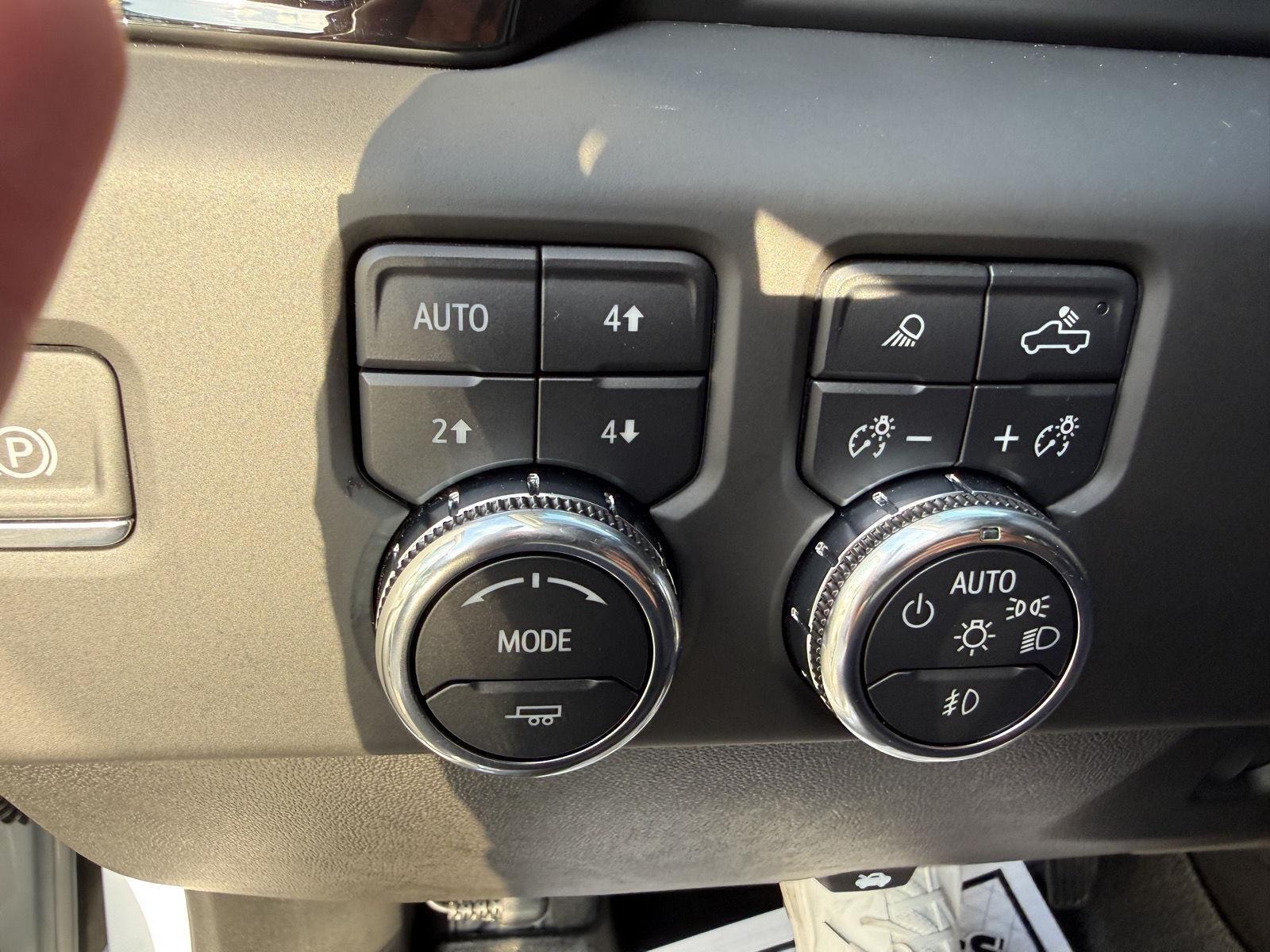GMC Sierra 2500HD Denali Crew Cab 4WD SB 2025