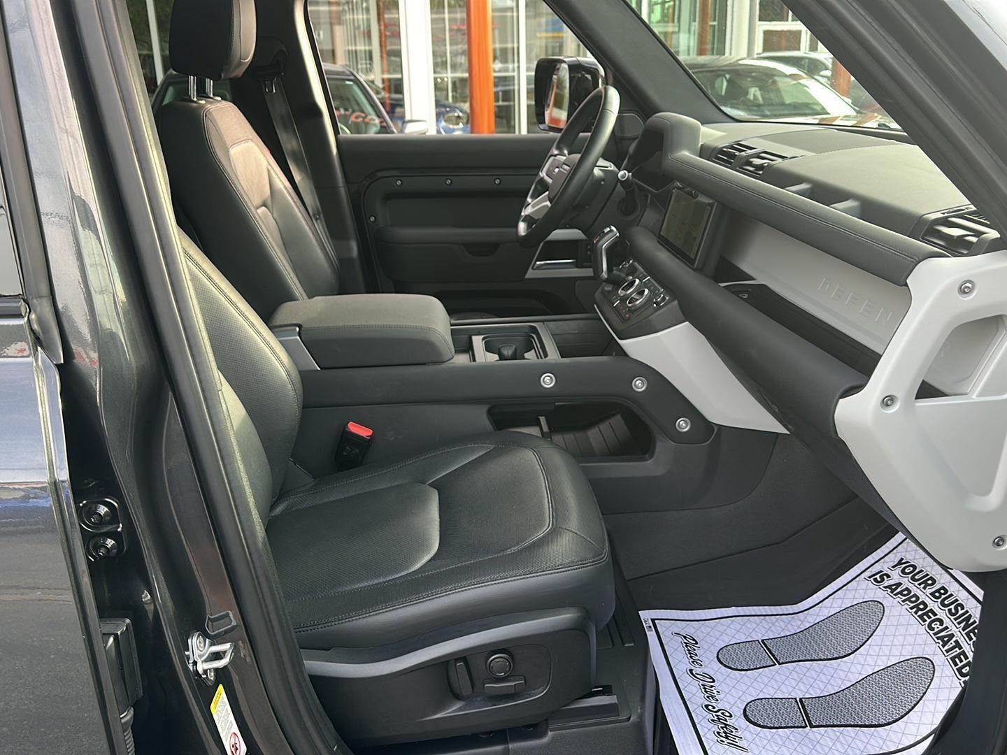 Land Rover Defender 110 X-Dynamic SE 2023