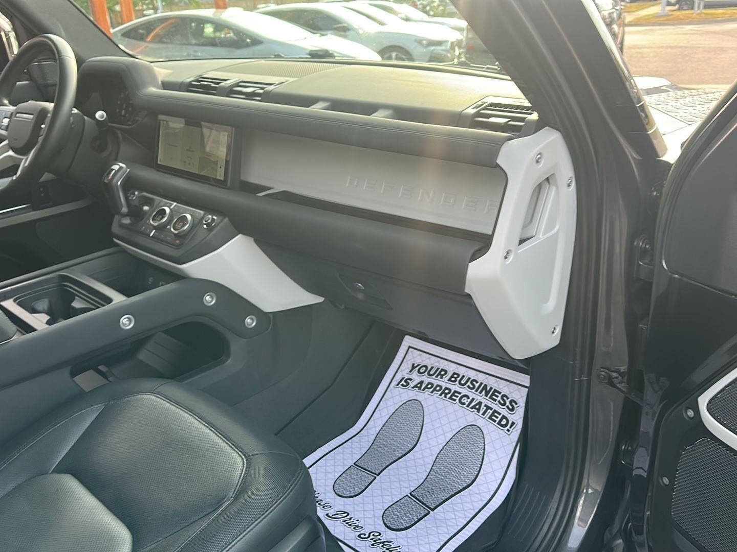 Land Rover Defender 110 X-Dynamic SE 2023