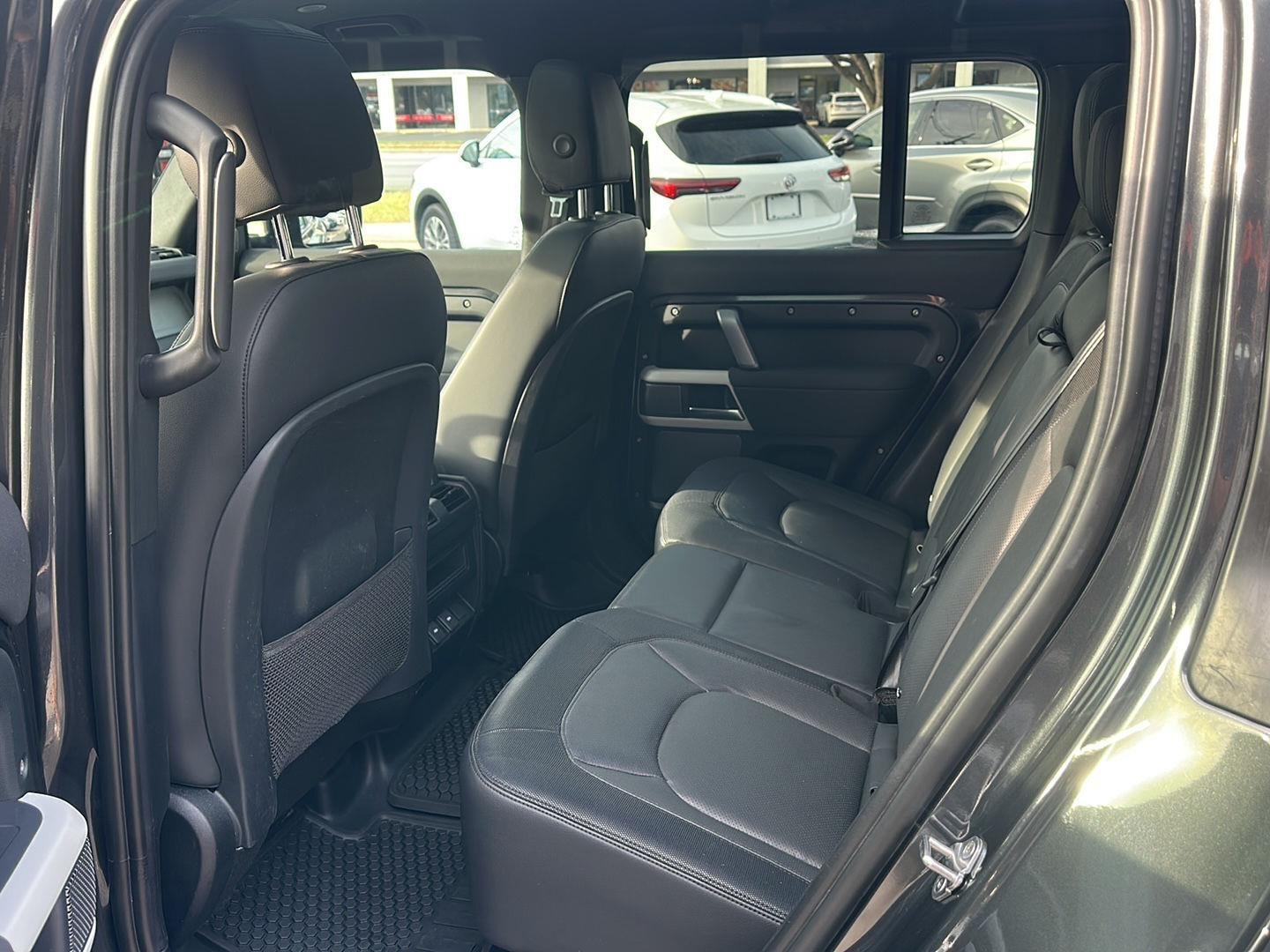 Land Rover Defender 110 X-Dynamic SE 2023