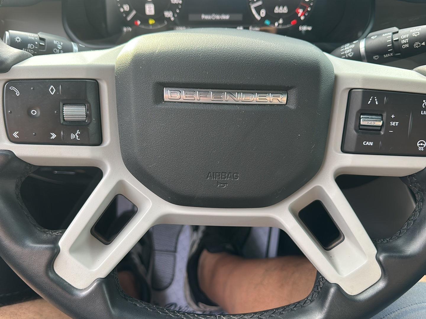 Land Rover Defender 110 X-Dynamic SE 2023
