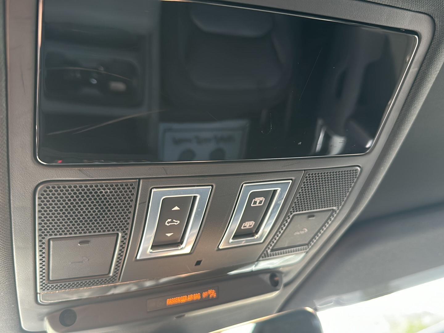 Land Rover Defender 110 X-Dynamic SE 2023