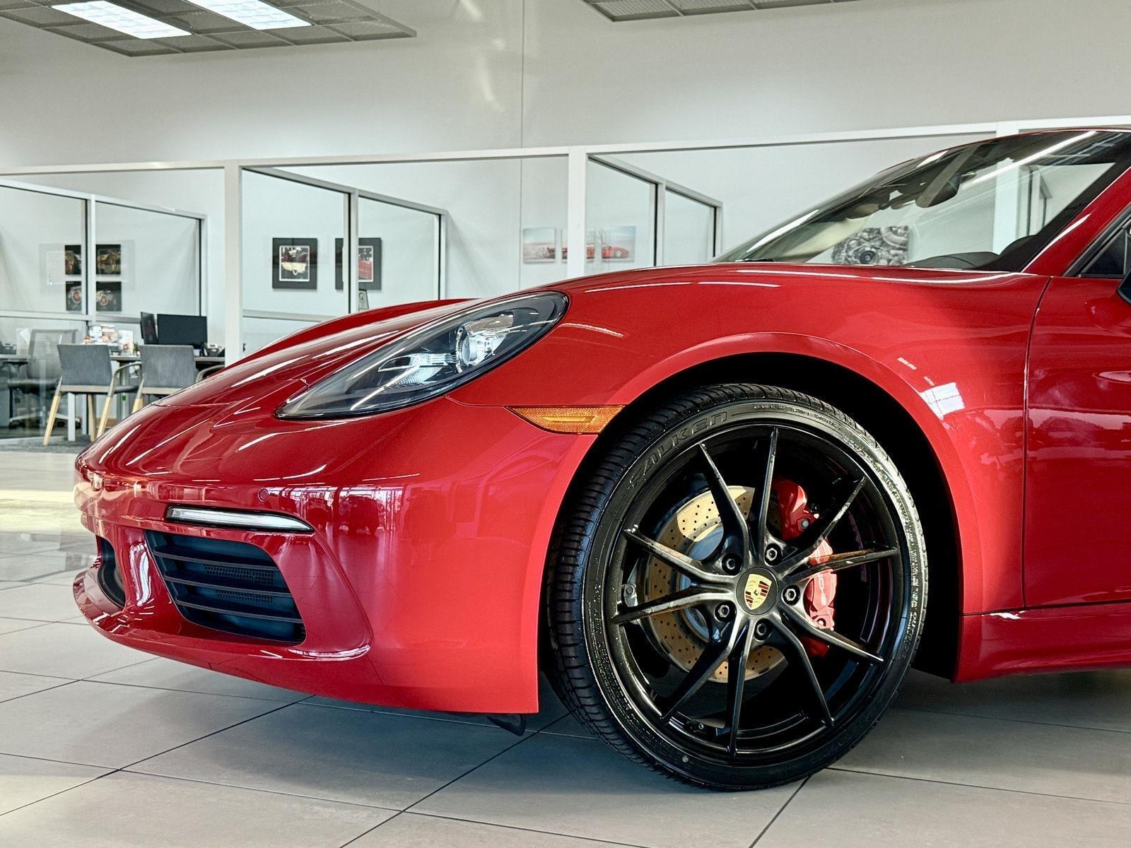 Porsche 718 Boxster photo 33