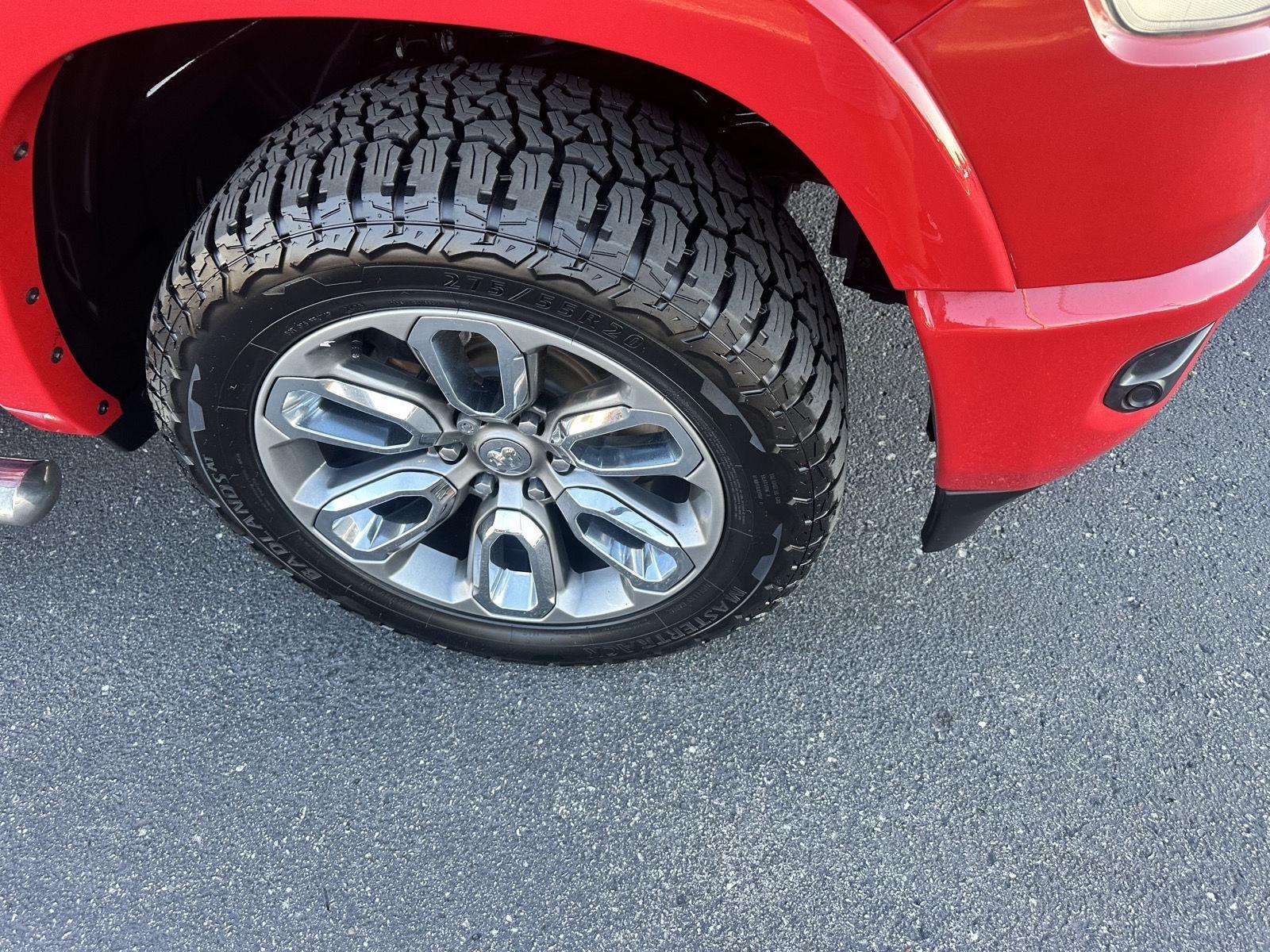 RAM 1500 Laramie Crew Cab SWB 4WD 2021