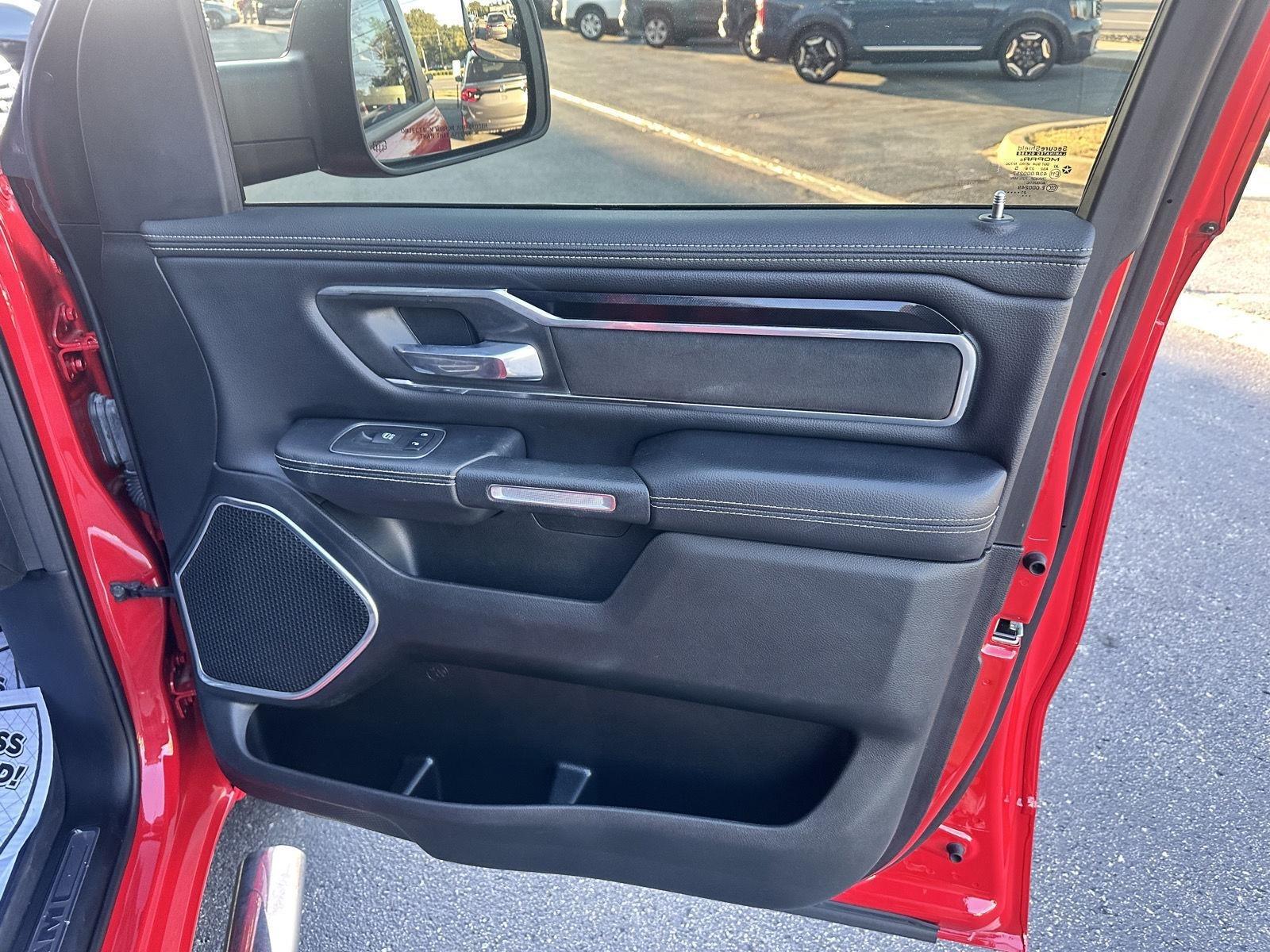 RAM 1500 Laramie Crew Cab SWB 4WD 2021