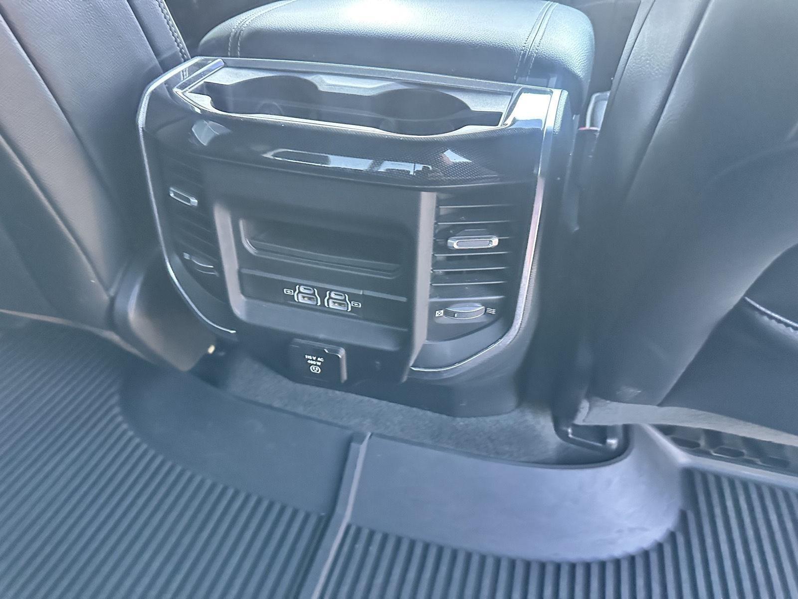 RAM 1500 Laramie Crew Cab SWB 4WD 2021