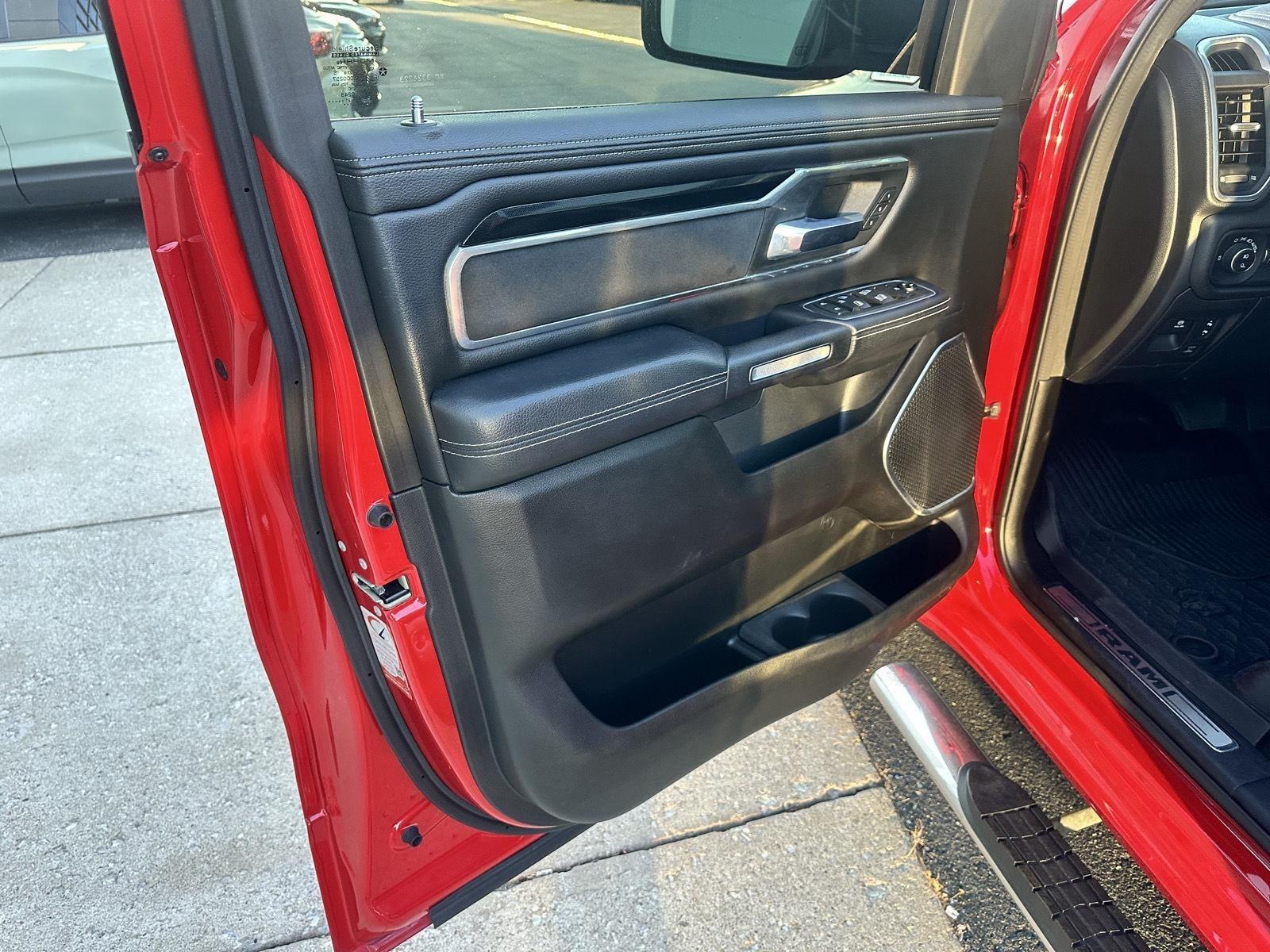 RAM 1500 Laramie Crew Cab SWB 4WD 2021