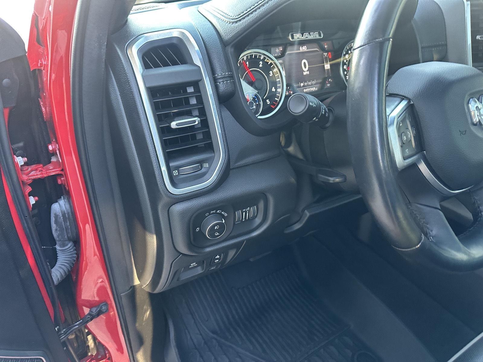 RAM 1500 Laramie Crew Cab SWB 4WD 2021