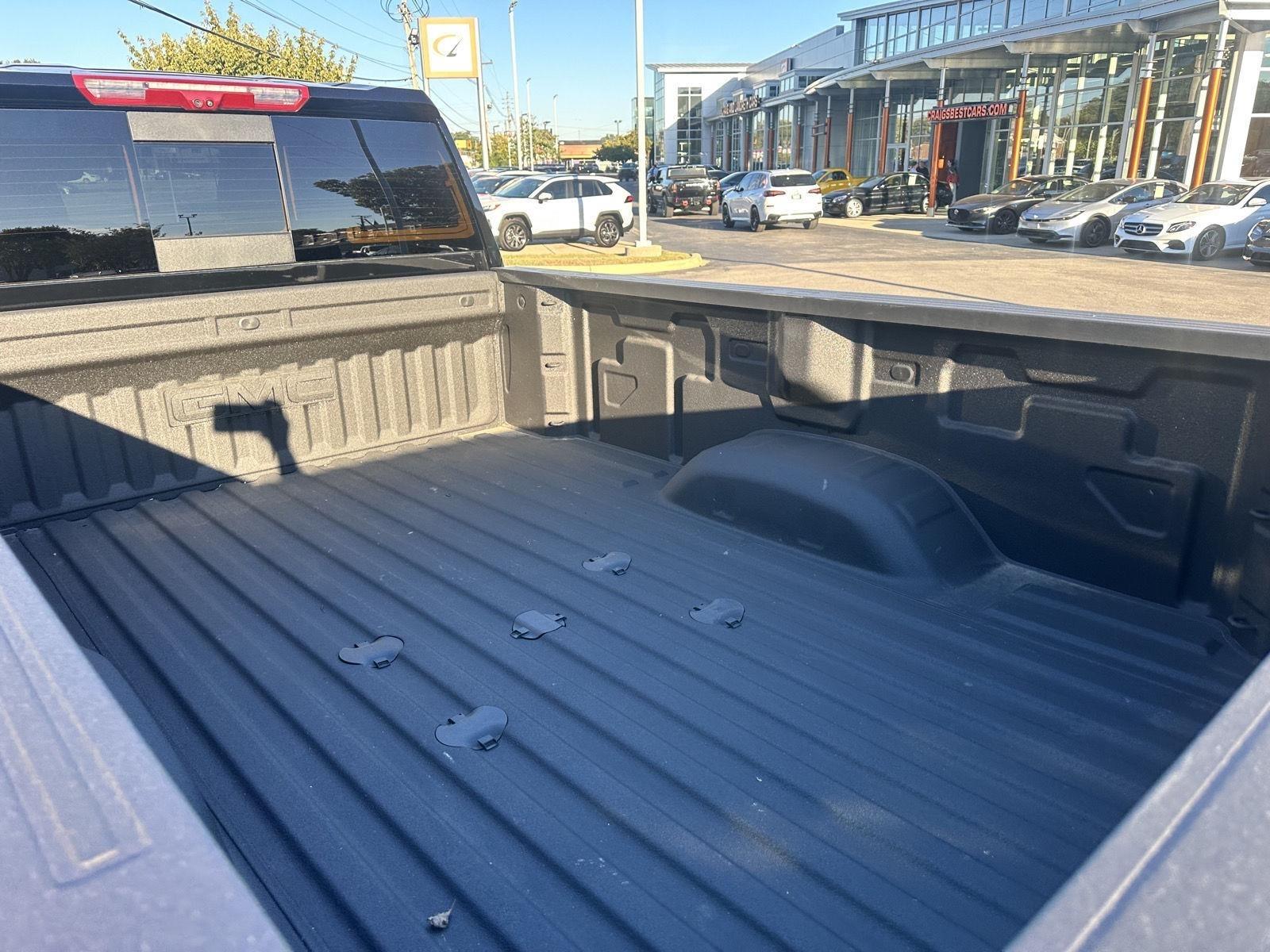 GMC Sierra photo 15