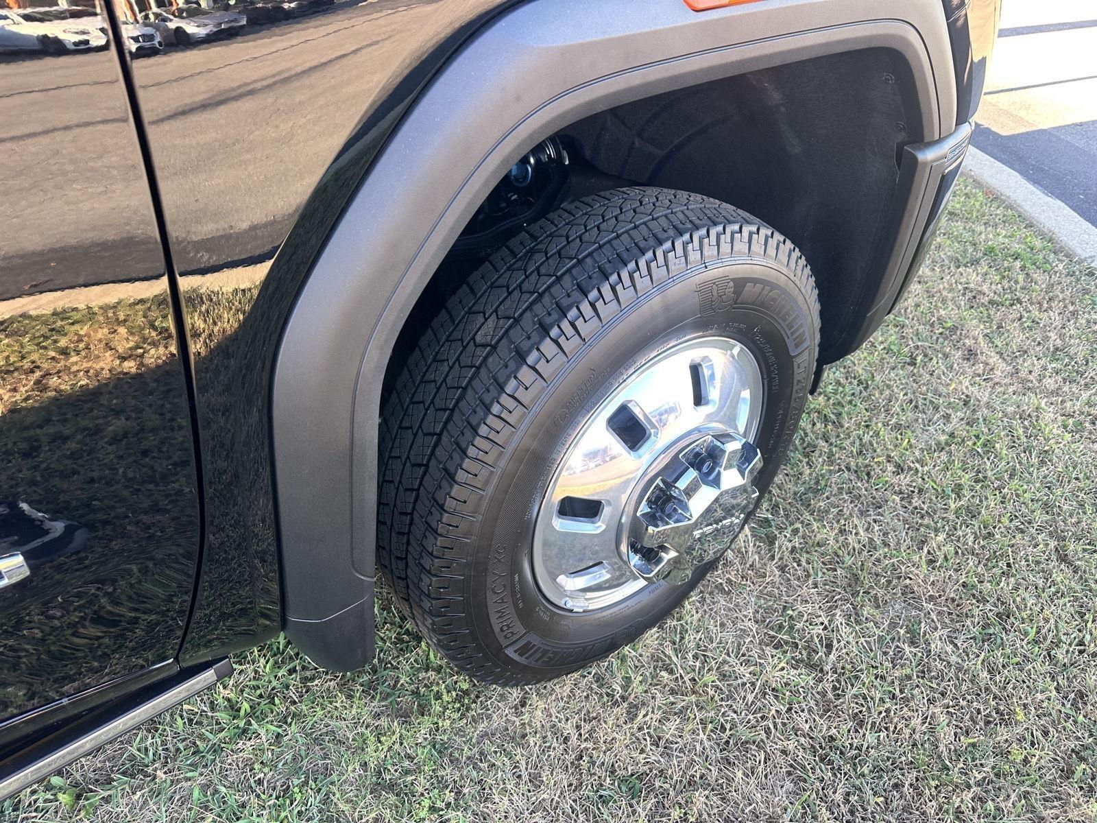 GMC Sierra 3500HD Denali Crew Cab 4WD 2026