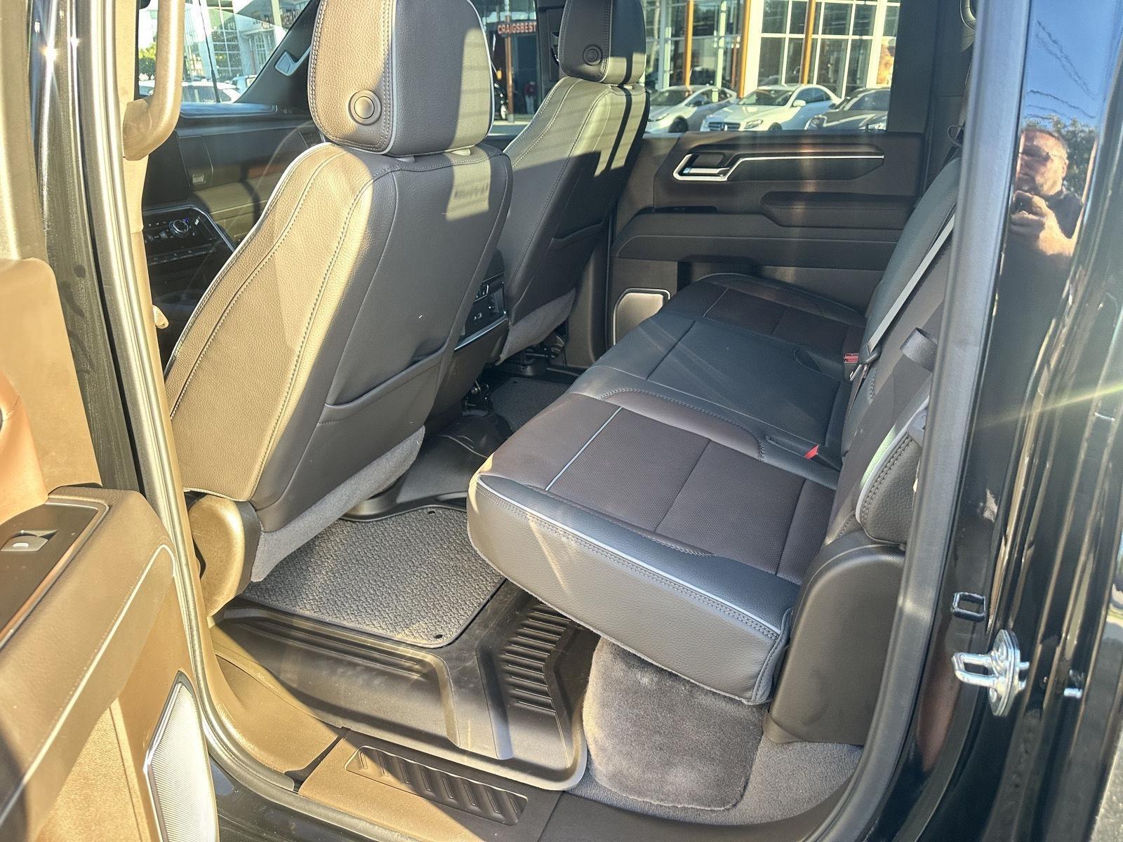 GMC Sierra 3500HD Denali Crew Cab 4WD 2026