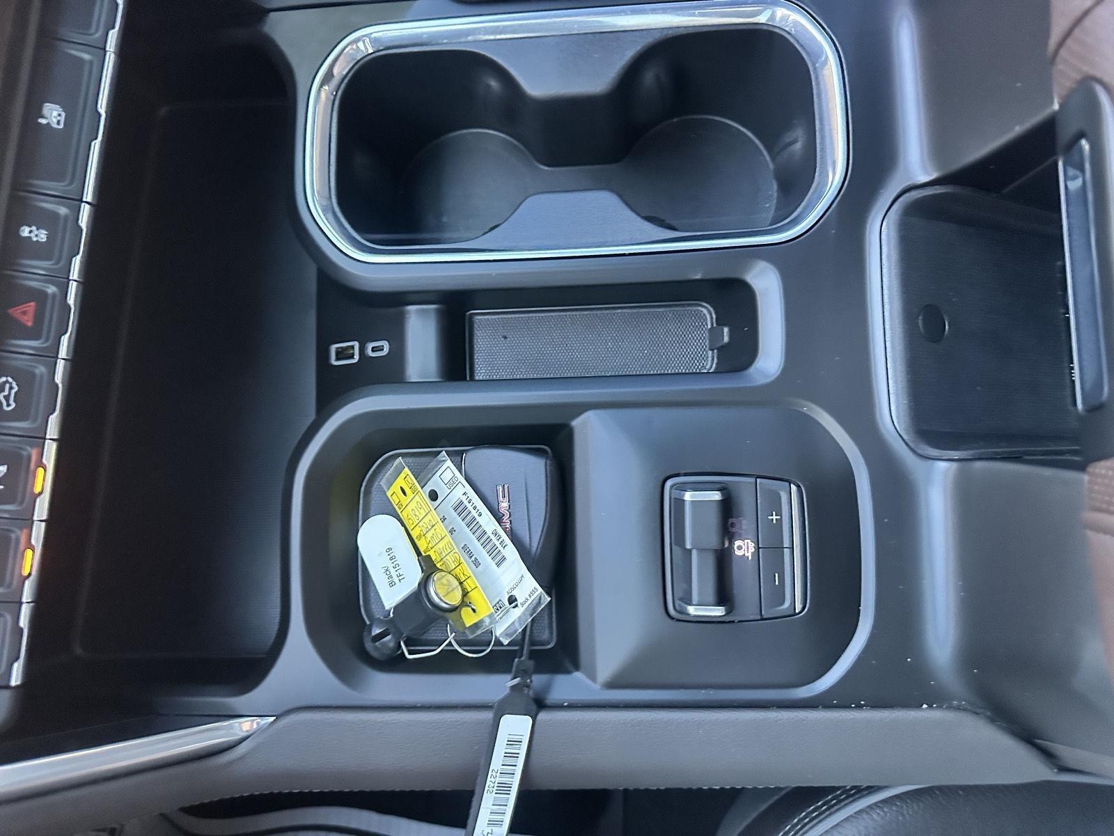 GMC Sierra 3500HD Denali Crew Cab 4WD 2026