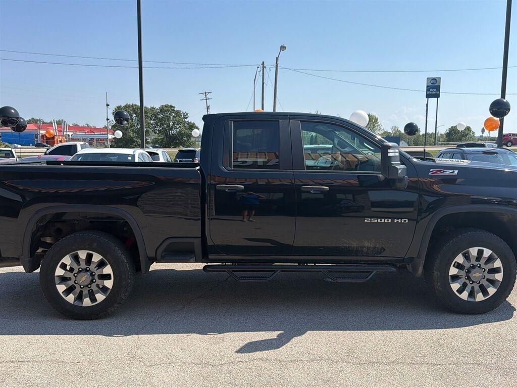 Chevrolet Silverado 2500HD Custom Double Cab Long Box 4WD 2025