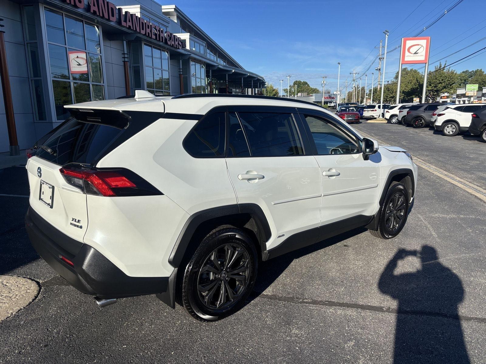 Toyota RAV4 Hybrid XLE Premium 2024