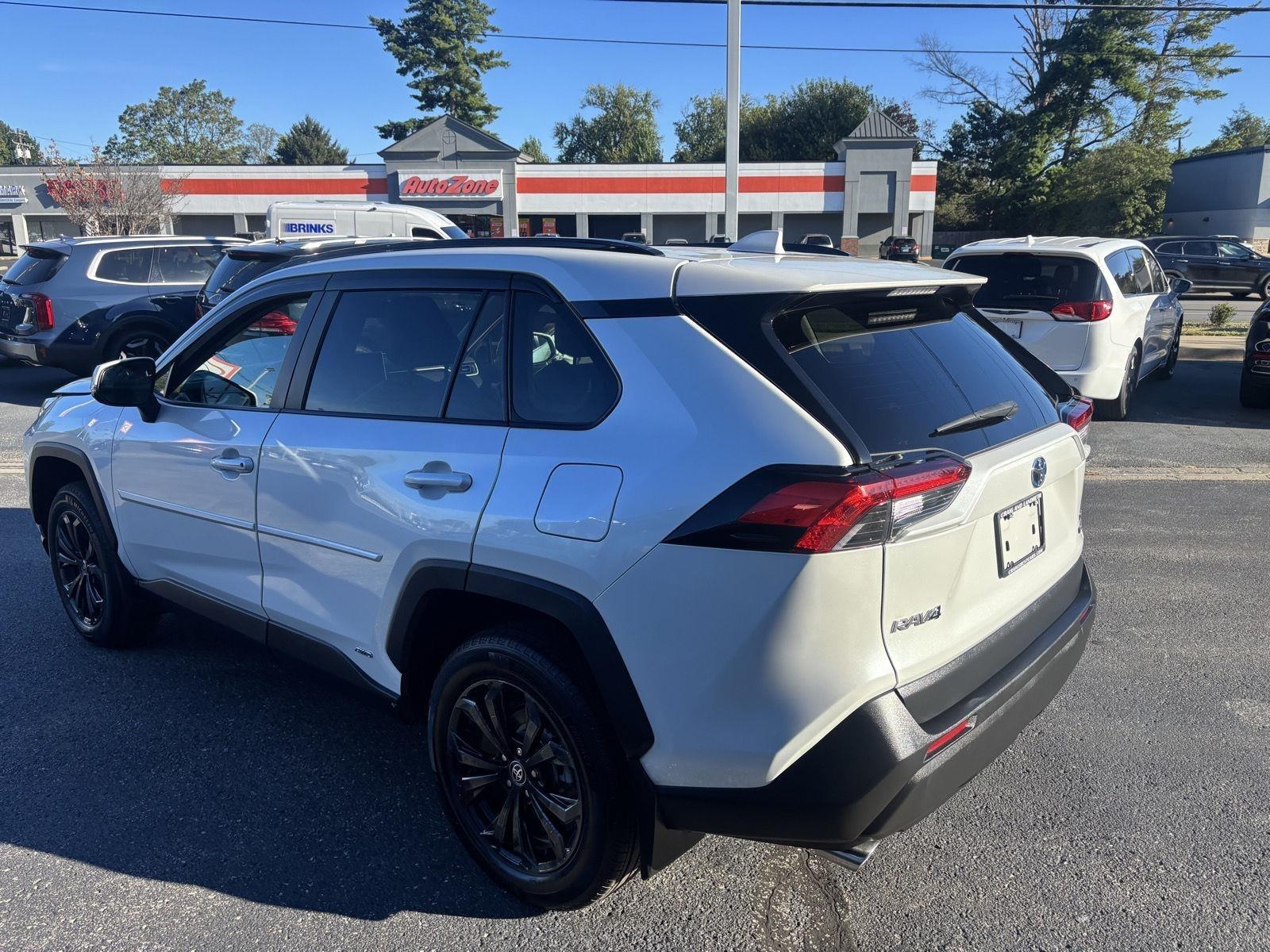 Toyota RAV4 Hybrid XLE Premium 2024