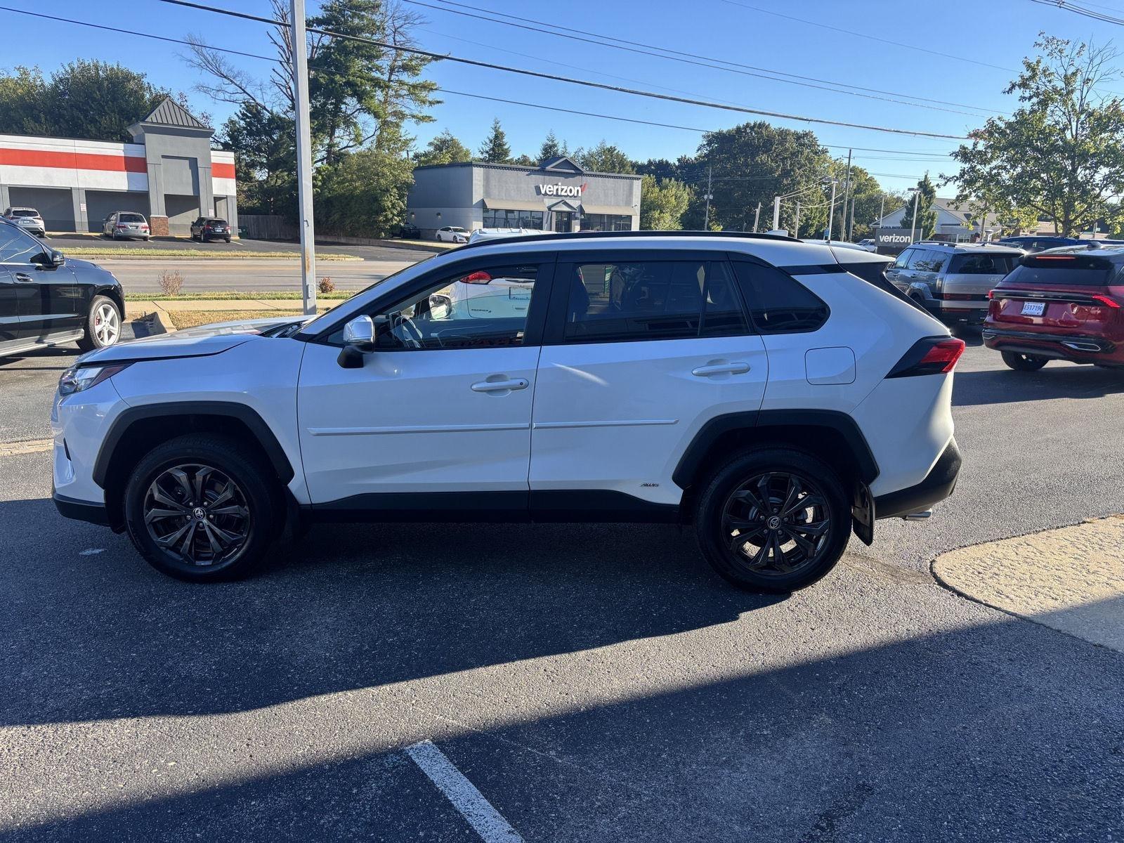 Toyota RAV4 Hybrid XLE Premium 2024