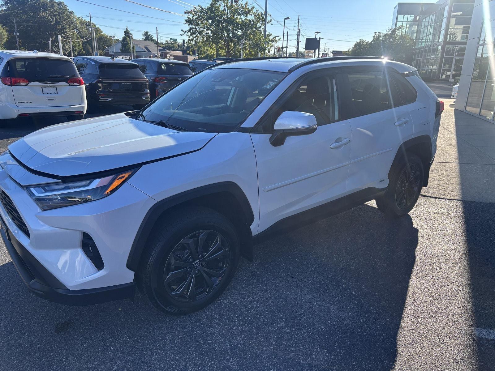 Toyota RAV4 Hybrid XLE Premium 2024