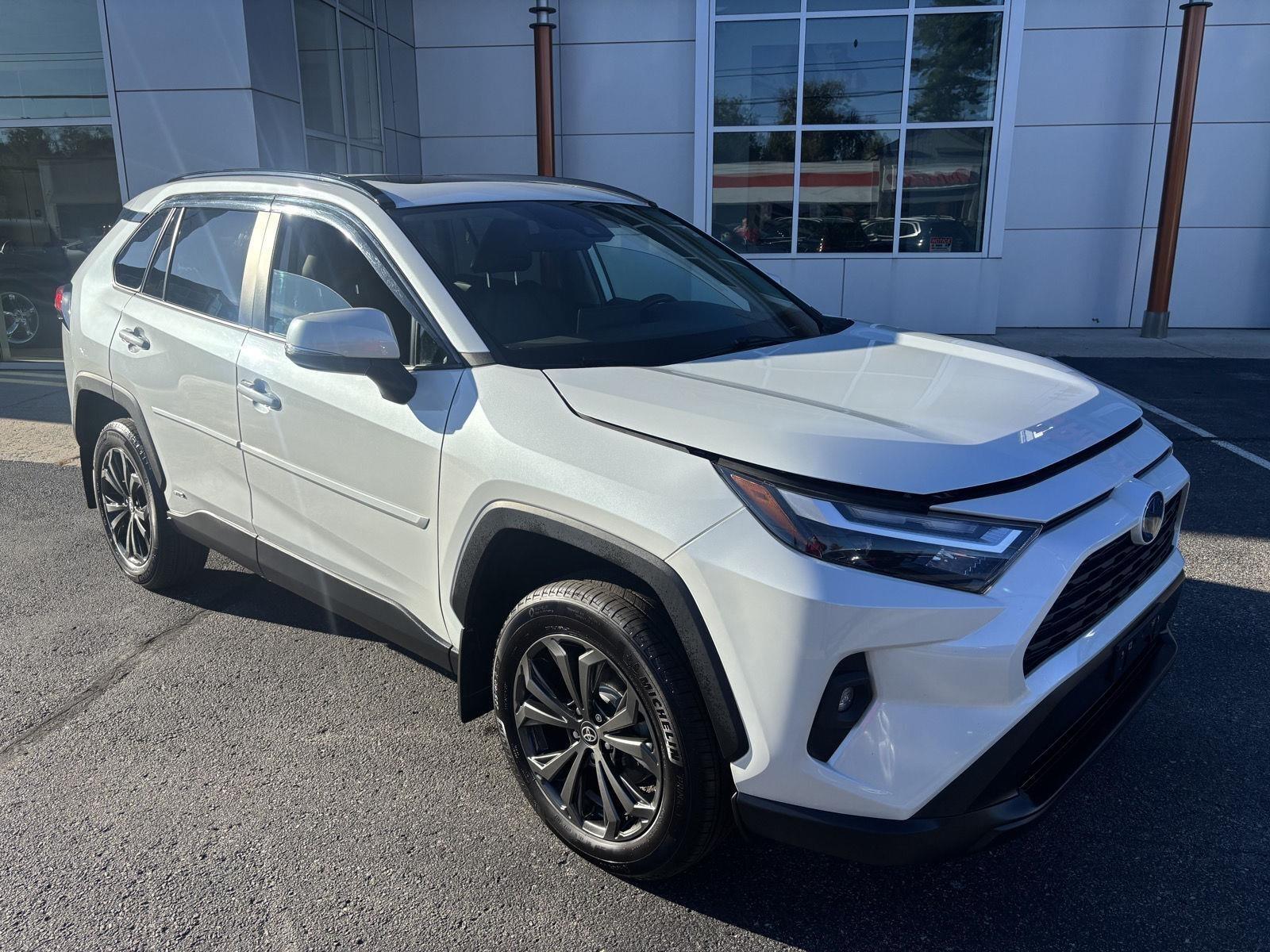 Toyota RAV4 Hybrid XLE Premium 2024