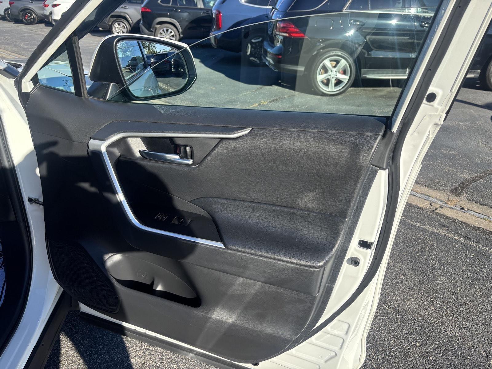 Toyota RAV4 Hybrid XLE Premium 2024