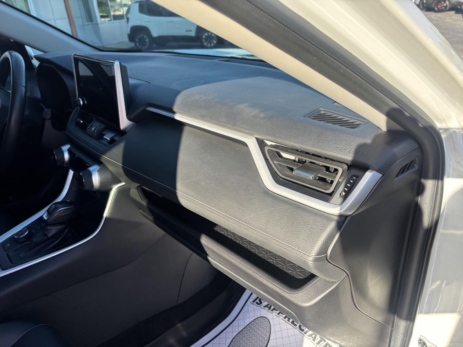 Toyota RAV4 Hybrid XLE Premium 2024