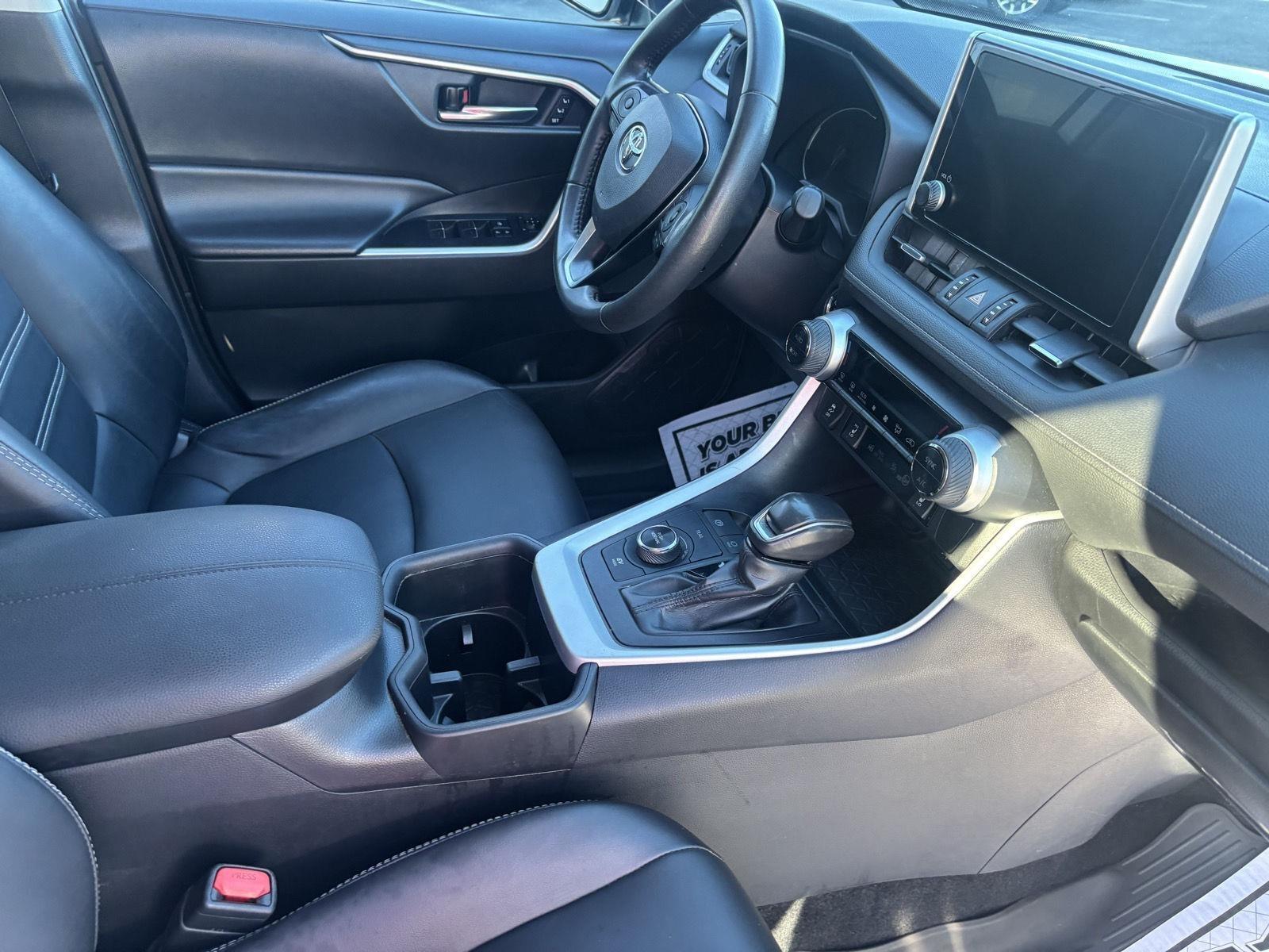 Toyota RAV4 Hybrid XLE Premium 2024