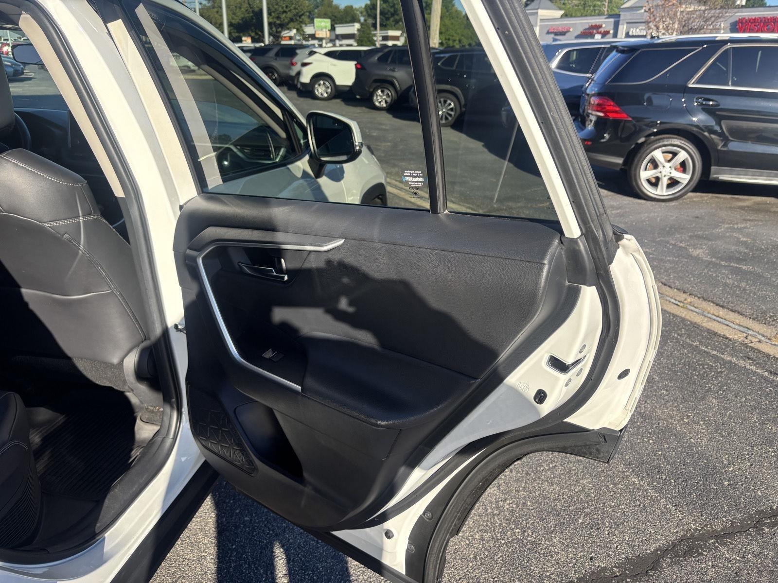 Toyota RAV4 Hybrid XLE Premium 2024