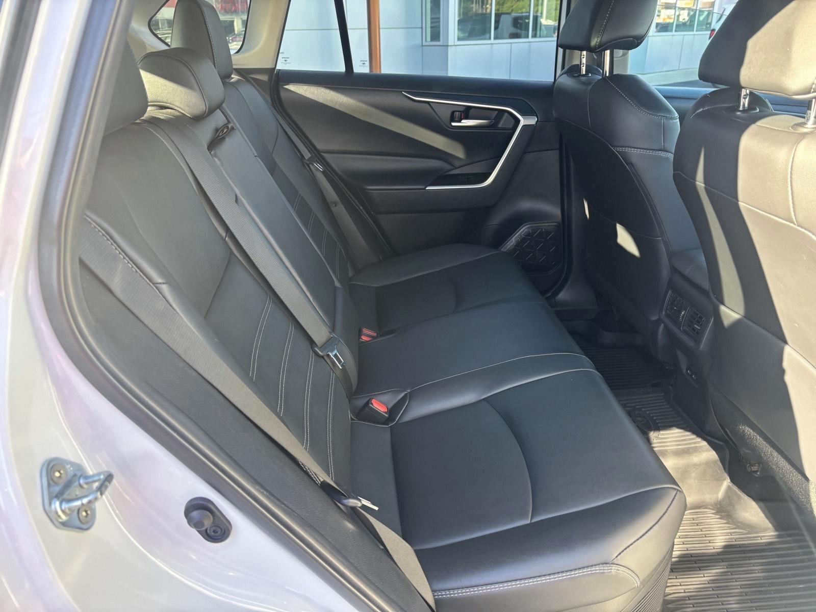 Toyota RAV4 Hybrid XLE Premium 2024