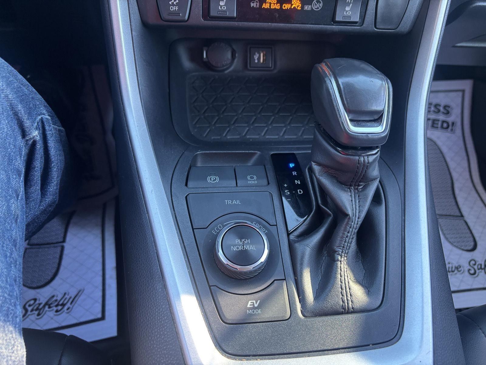 Toyota RAV4 Hybrid XLE Premium 2024