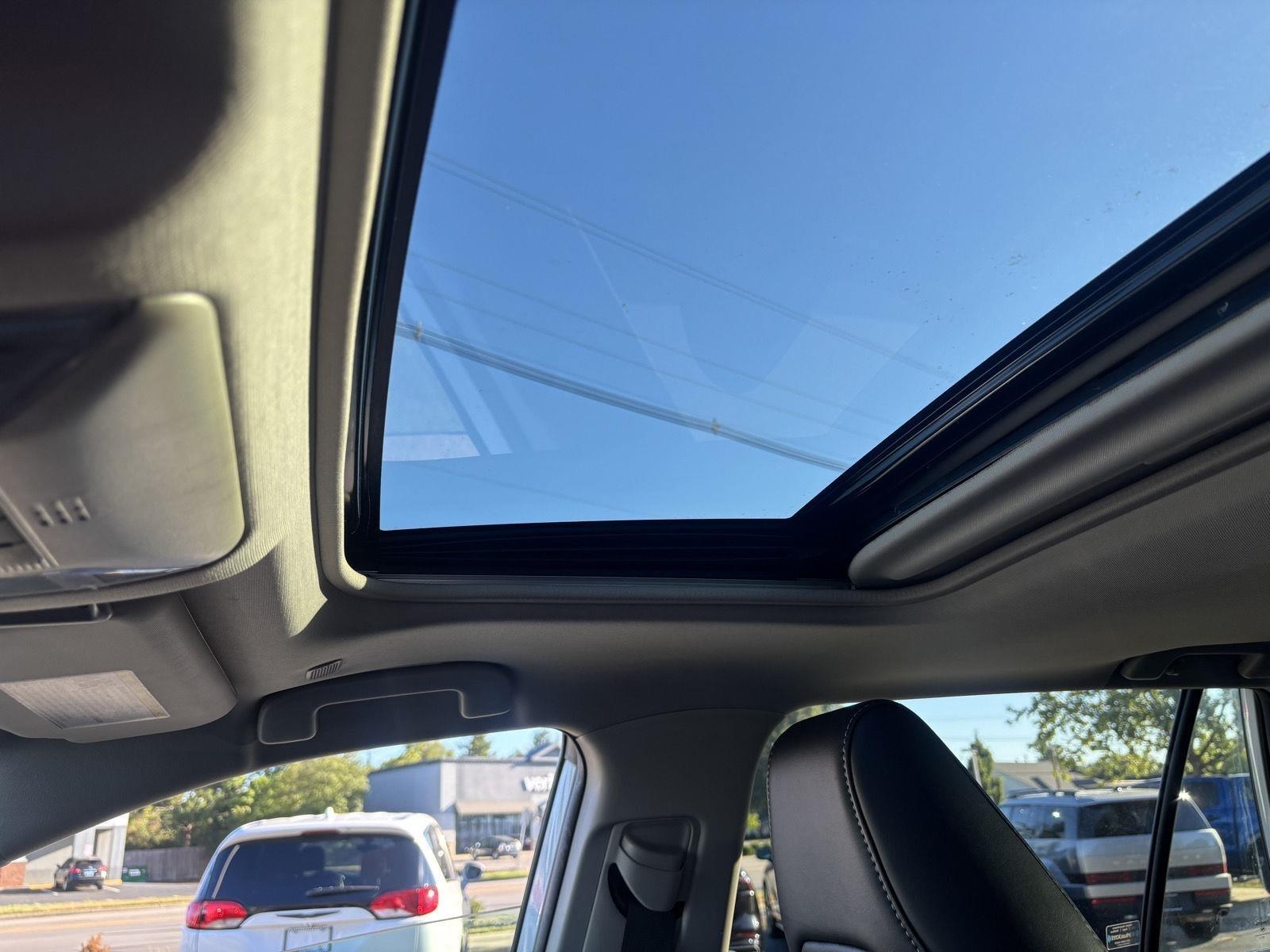 Toyota RAV4 Hybrid XLE Premium 2024
