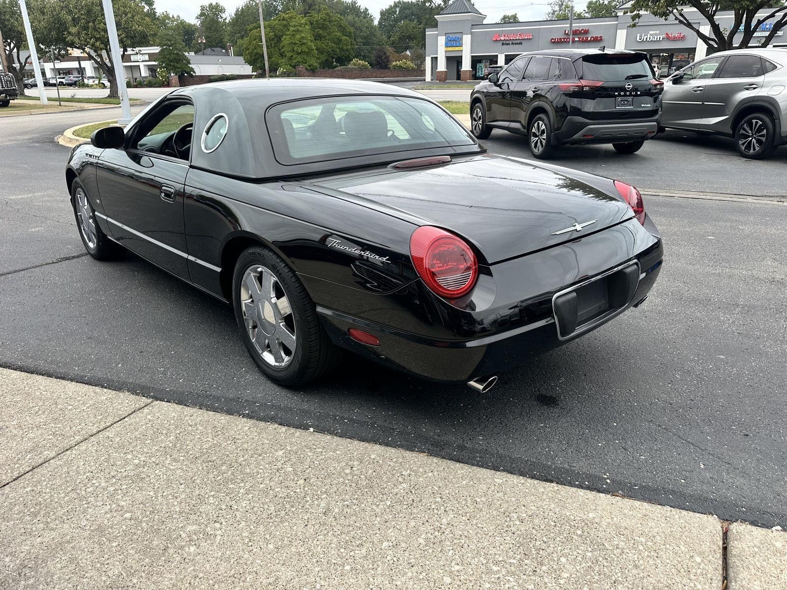 Ford Thunderbird Deluxe 2003