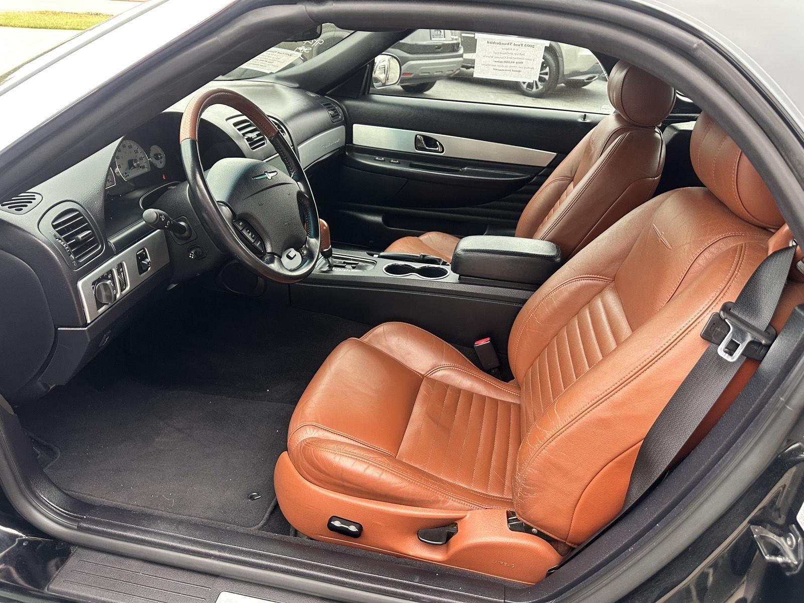Ford Thunderbird Deluxe 2003