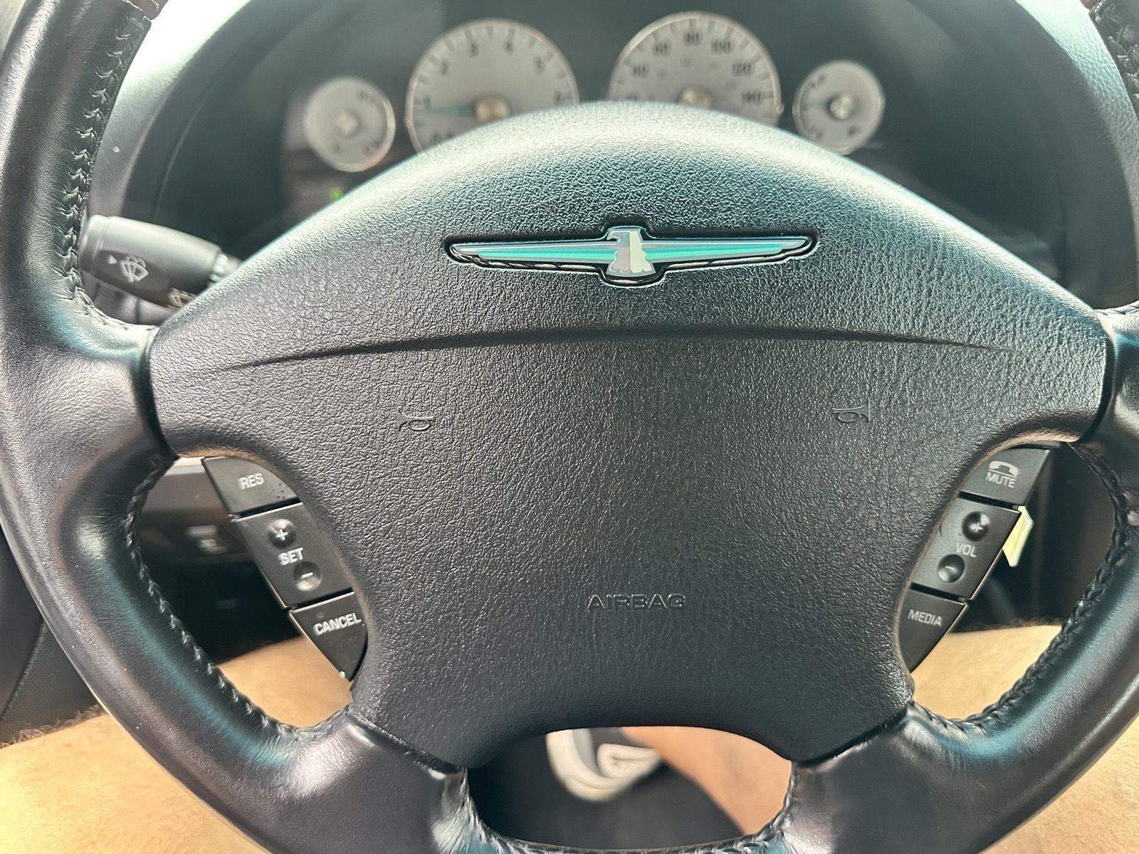 Ford Thunderbird Deluxe 2003