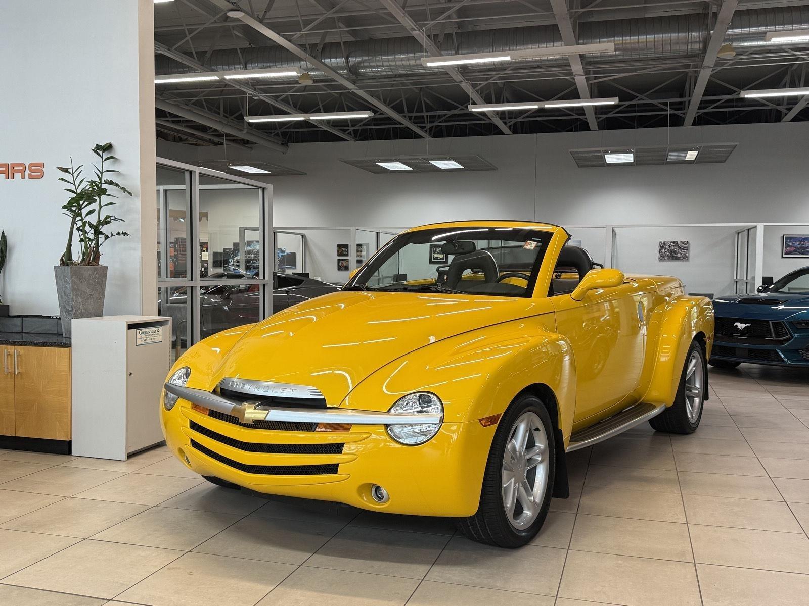 2004 Chevrolet SSR Base
