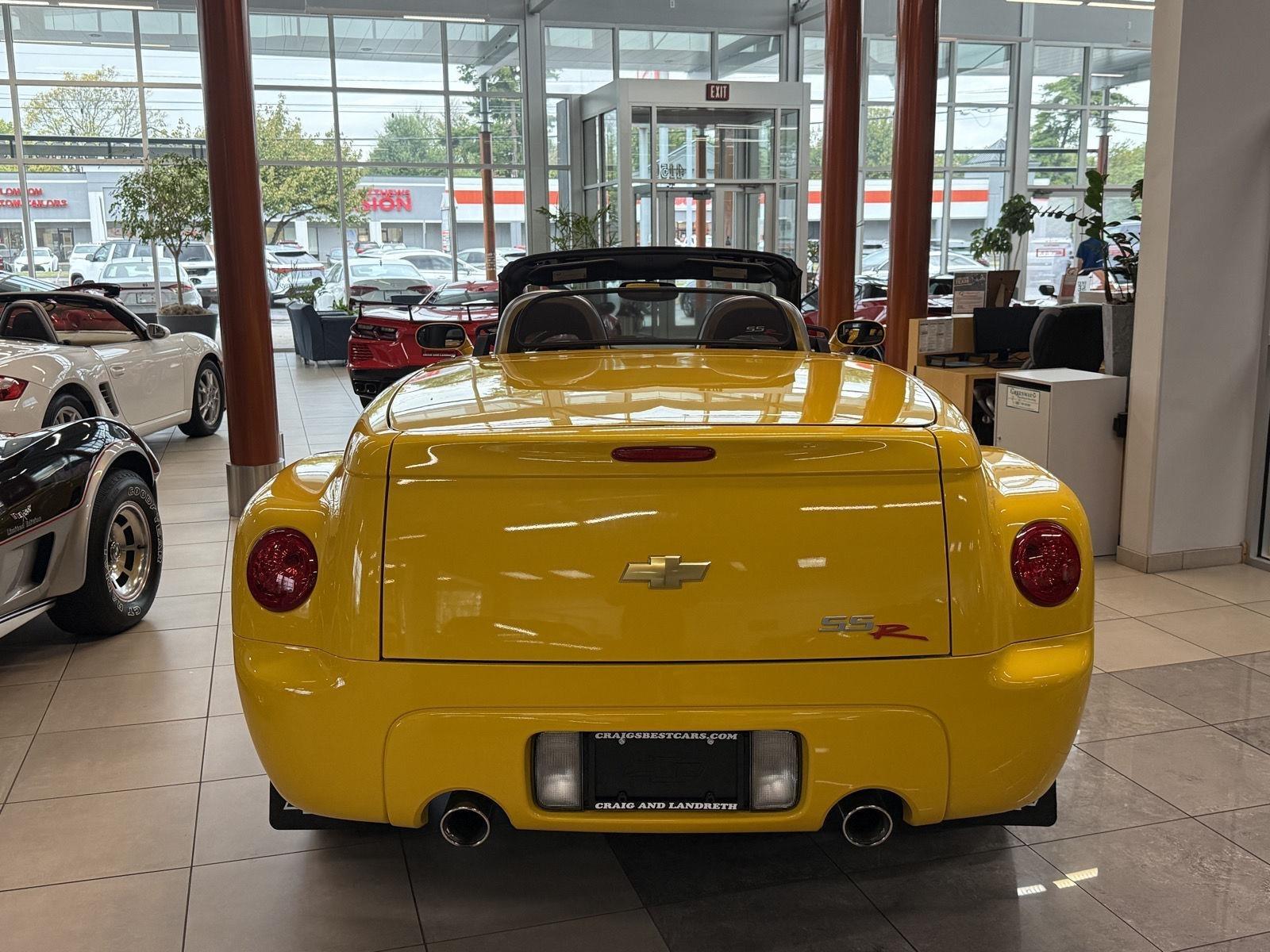 Chevrolet SSR Base 2004