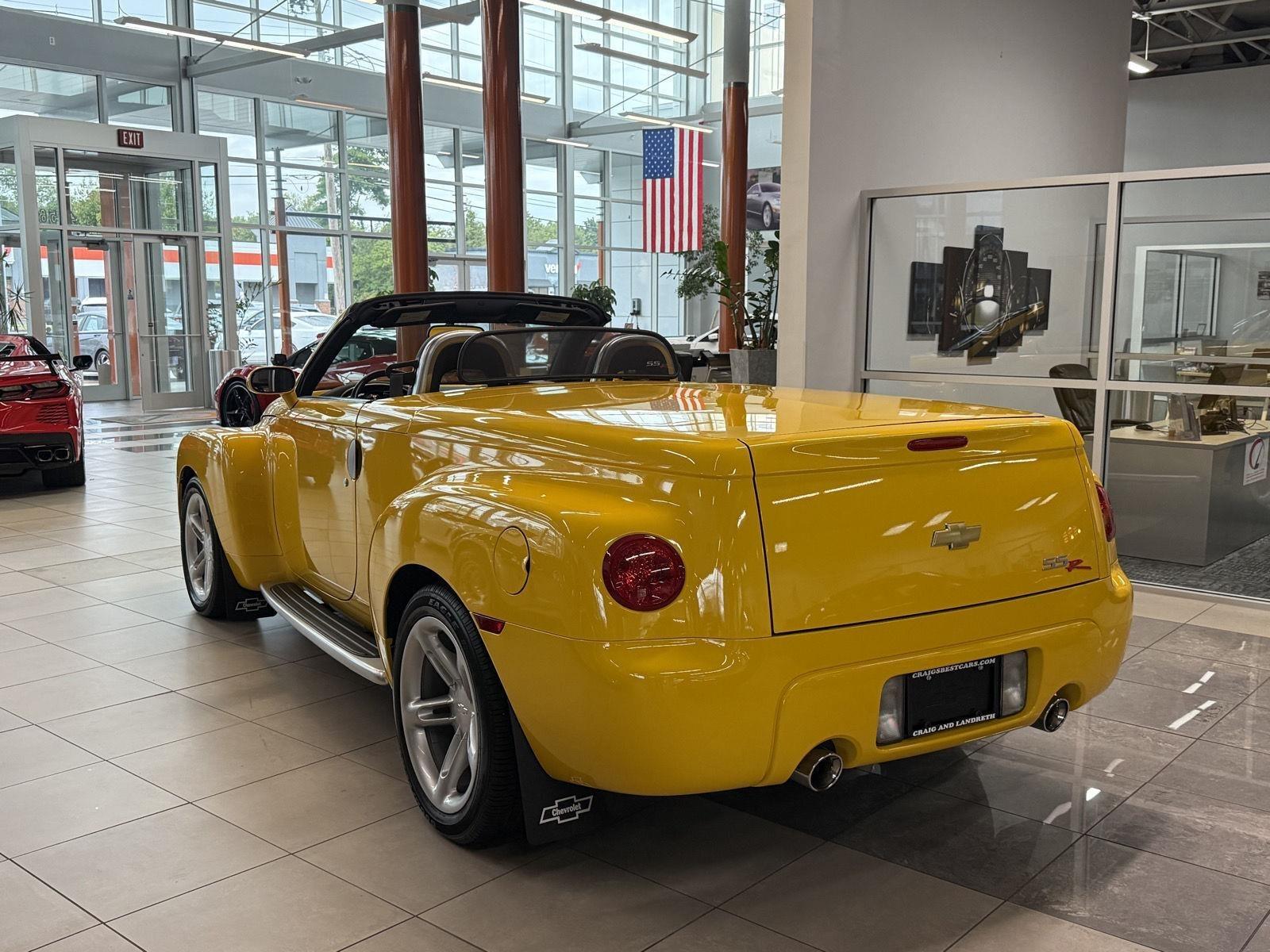 Chevrolet SSR Base 2004