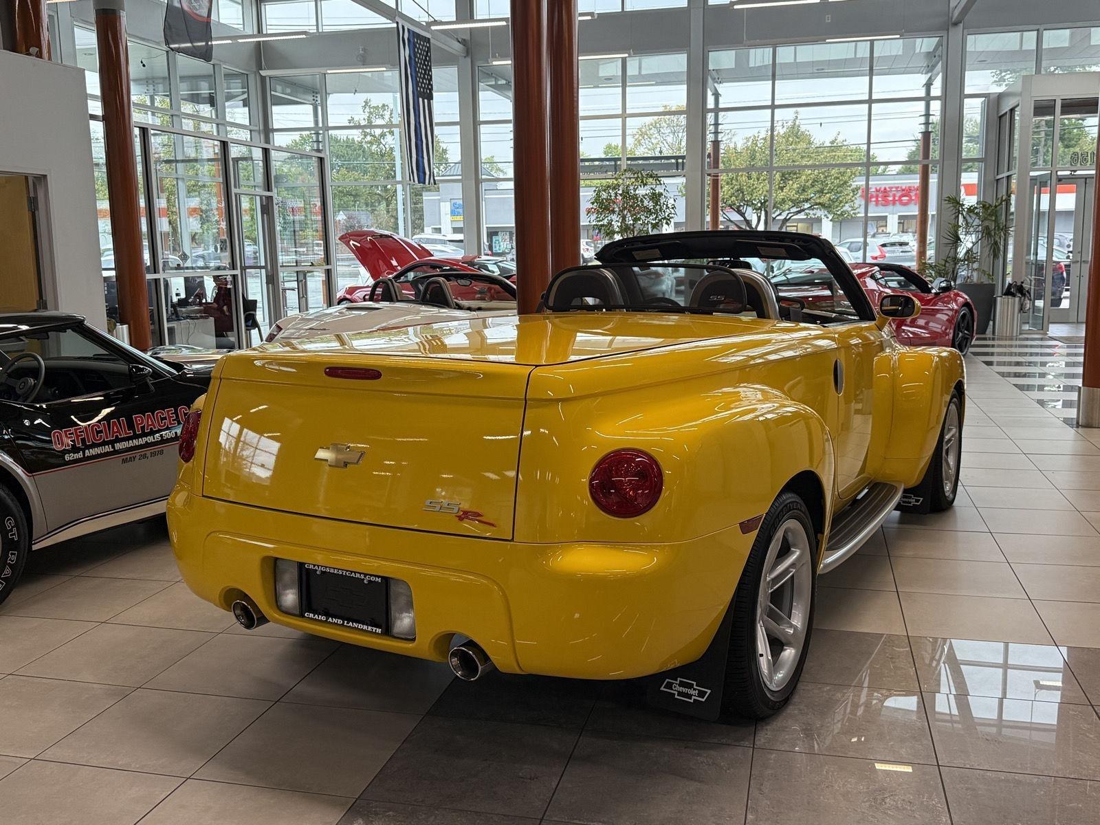 Chevrolet SSR Base 2004