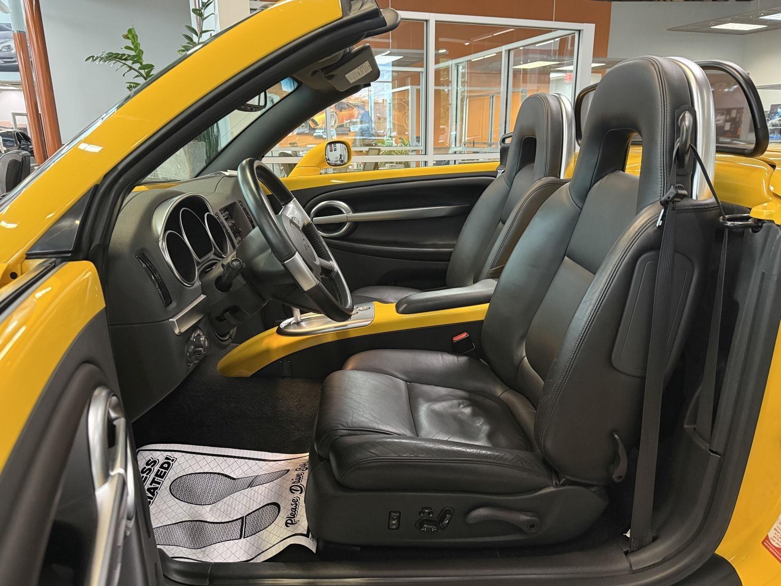 Chevrolet SSR Base 2004