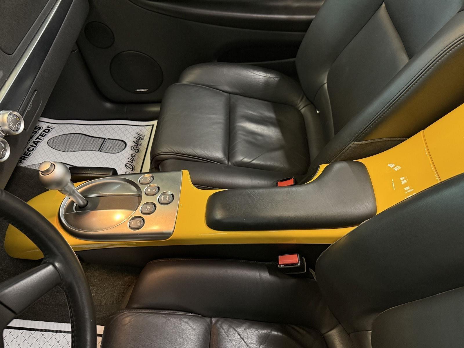Chevrolet SSR Base 2004