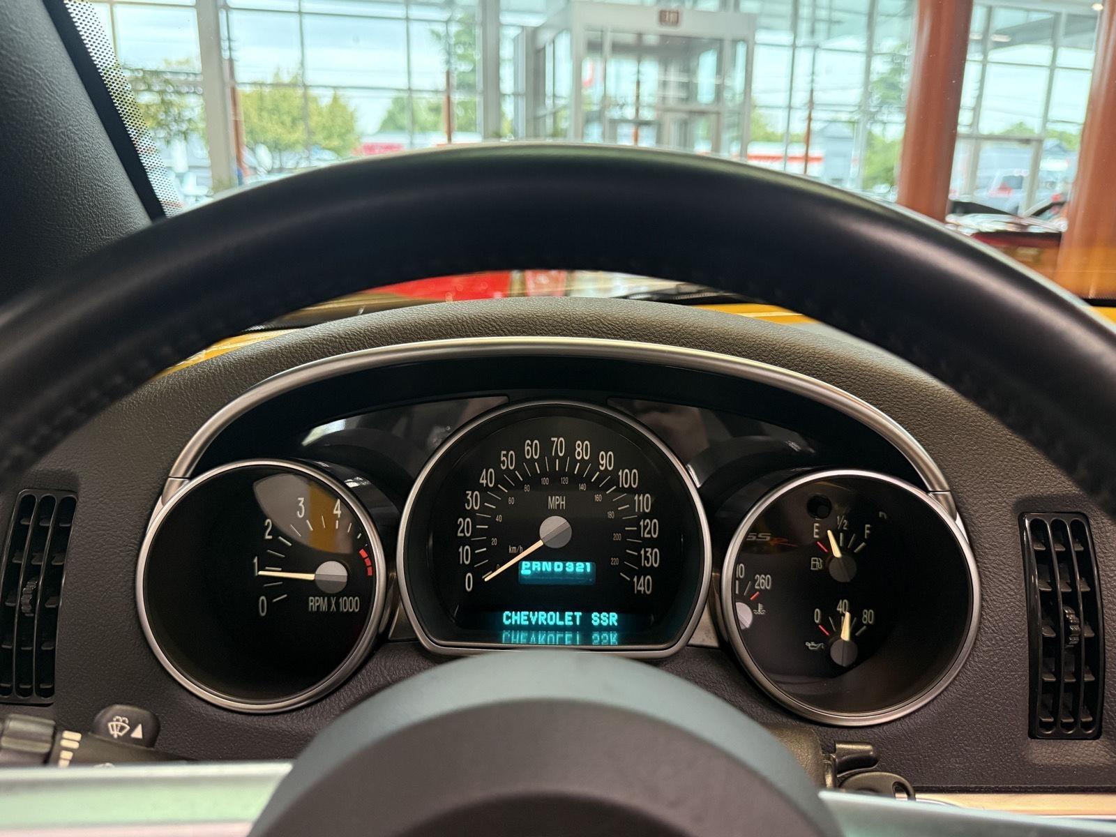 Chevrolet SSR Base 2004