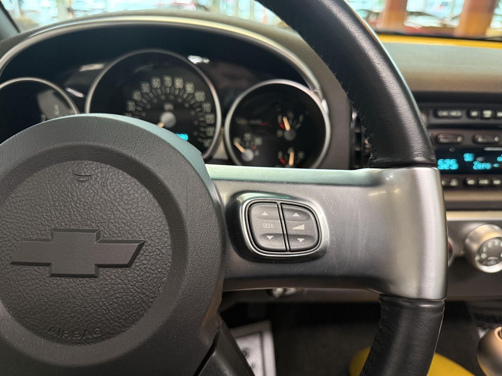 Chevrolet SSR Base 2004