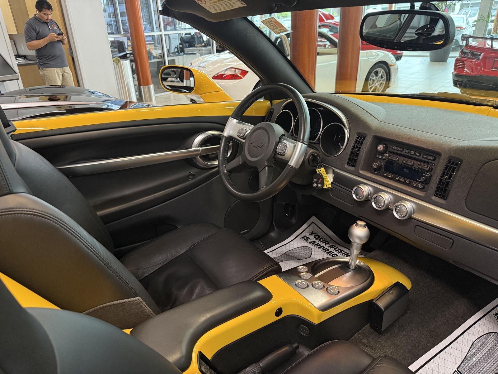 Chevrolet SSR Base 2004