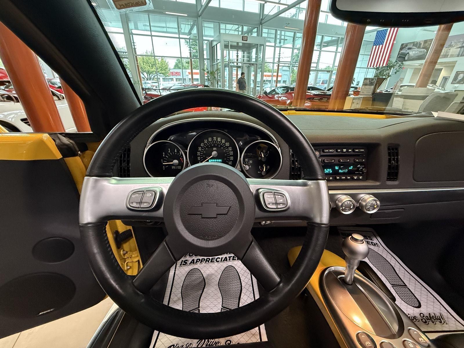 Chevrolet SSR Base 2004