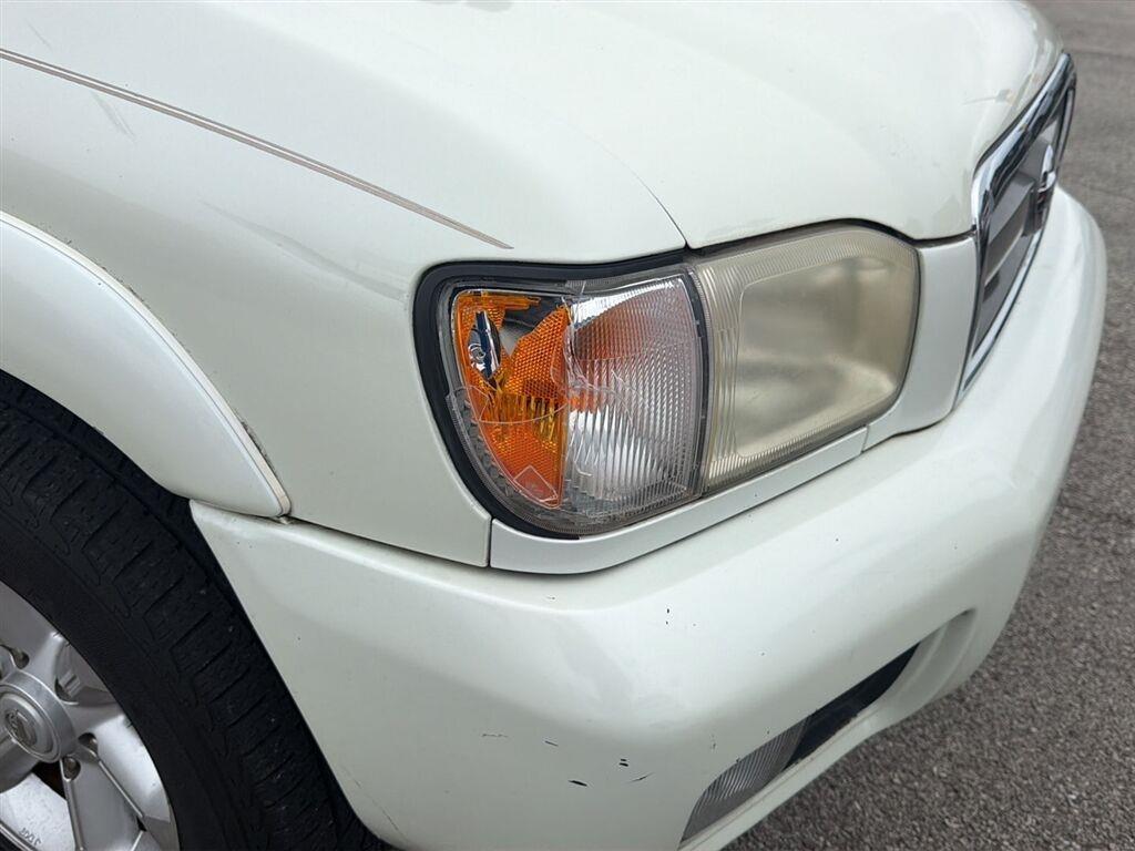 Nissan Pathfinder SE 4WD 2004