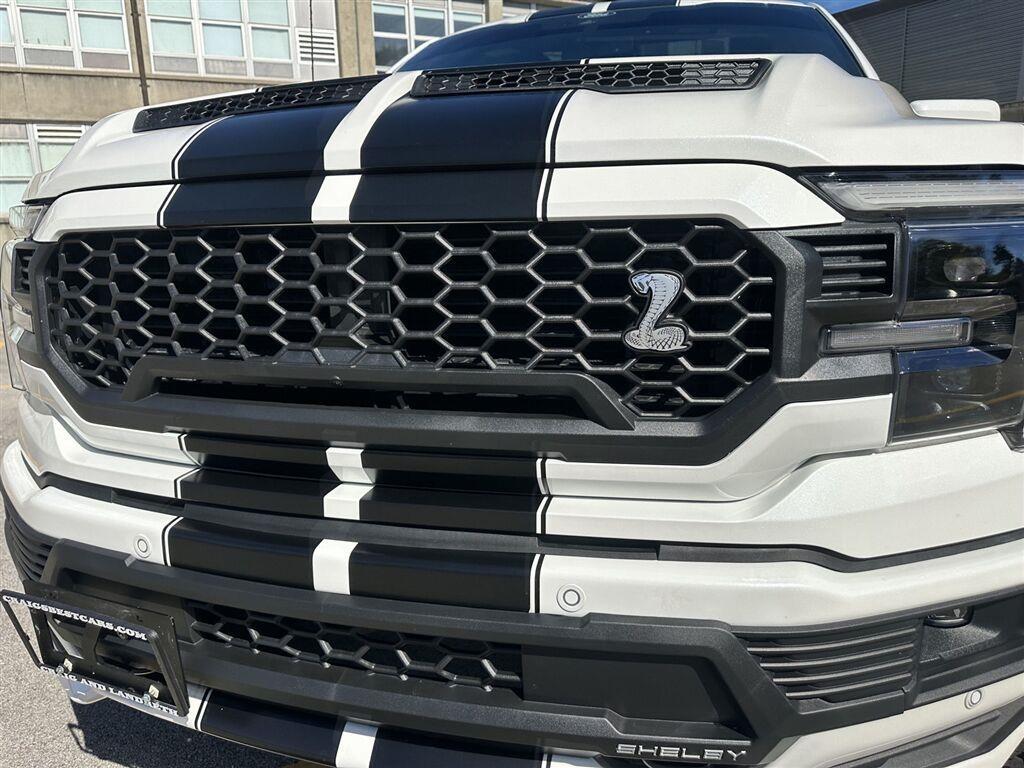 Ford F-150 Lariat SuperCrew 4WD 2025
