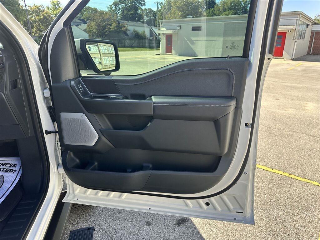 Ford F-150 Lariat SuperCrew 4WD 2025